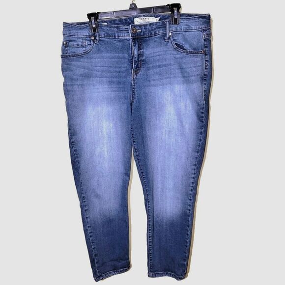 Torrid Girlfriend High Rise Jeans 18 - Picture 2 of 12